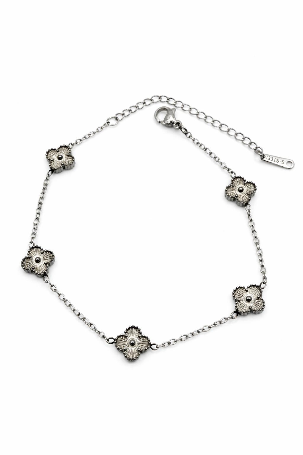 Silver clover bracelet